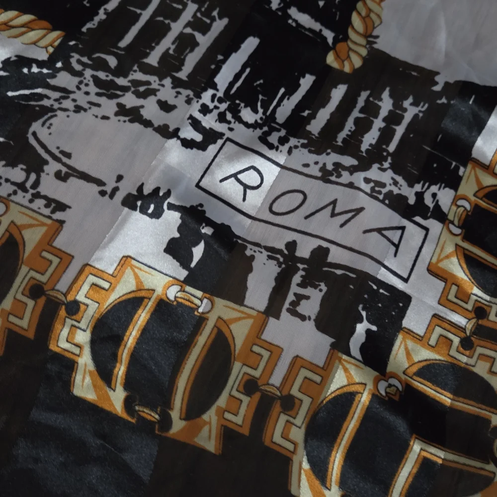 La Dolce Vita Style – Roma Italy Landmark Scarf w/ Colosseum & Vatican